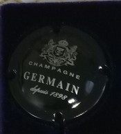 PLAQUE DE MUSELET DE CHAMPAGNE " GERMAIN N° 33b VERT FONCE ET ARGENT " - Germain