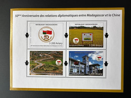 Madagascar Madagaskar 2022 Mi. Bl. 326 Sheetlet 50ème Anniversaire Relations Diplomatiques Chine China Riz CHU Hospital - Ungebraucht