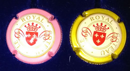 2 PLAQUES DE MUSELET DE CHAMPAGNE " ROYAL COTEAU ECUSSON ROUGE " - Bouzy