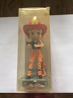 FIGURINE BETTY BOOP, POMPIER N°18  AVEC SON LIVRET DE 18 PAGES REF 6071 - Autres & Non Classés