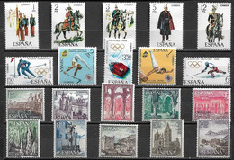 C3225 - Lot Timbres Neufs** Espagne - Collections