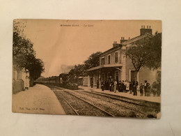 Dpt 30 Aramon La Gare  Arrivée Du Train - Aramon