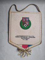 Football - Official Pennant Of The Czech Football Federation. - Bekleidung, Souvenirs Und Sonstige