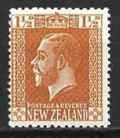NEW ZEALAND...KING GEORGE..V...(1910-36..)...." 1915.."......1 & HALFd......SG438......MH.... - Unused Stamps
