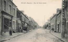 Duc Ey * Le Haut De La Rue Du Génie * Commerce Magasin F. DUBOIS - Ducey