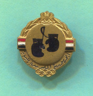 Boxing Box Boxe Pugilato - Egypt Federation Association / Olympic NOC, Enamel  Vintage Pin  Badge  Abzeichen - Boxen