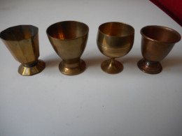 LOT 4 COQUETIERS DORÉS - Egg Cups