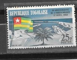 Togo-Poste   . N° 383 ** 3eme Ann. De L'indépendance - Autres & Non Classés