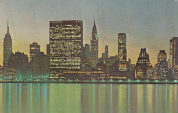 CARTOLINA  NEW YORK CITY,NEW YORK,STATI UNITI-BEAUTIFUL PANORAMA OF THE NEW YORK CITY SKYLINE AT NIGHT-NON VIAGGIATA - Empire State Building