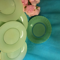 Lot D'assiettes Plate Vintage Vert Clair + 1 A Soupe Vert Fonce - Plates