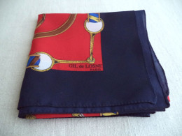 Foulard  Gil De Losne Paris Motifs équitation Mors Sangle étrier Bleu Rouge Jaune. - Foulards