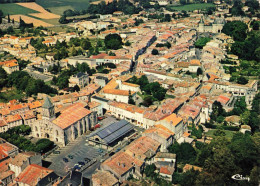 Jonzac * Vue Générale Aérienne Du Village , Le Centre Ville - Jonzac