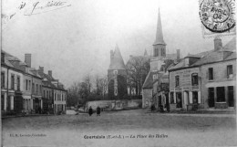 La Place Des Halles - Courtalain