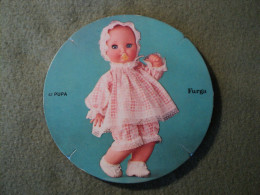 CARTON PUBLICITAIRE DOLLY DO POUPEES FURGA. MODELE PUPA. ANNEES 1960 / 1970 N° 42. - Dolls