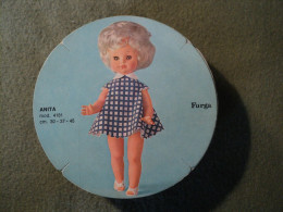 CARTON PUBLICITAIRE DOLLY DO POUPEES FURGA. MODELE ANITA. ANNEES 1960 / 1970 MODELE N° 4181. - Dolls