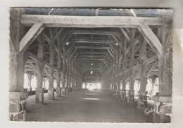 CPSM QUESTEMBERT (Morbihan) - Intérieur Des Halles - Questembert