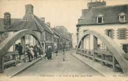 COTES D'ARMOR   PONTRIEUX   Le Pont Et La Rue Saint Yves - Pontrieux