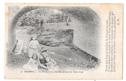 ASTAFFORT - 47 - Un Groupe Sous Une Des Arches Du Pont Neuf - INTROUVABLE Sur Le Site - QUIN 4 - - Astaffort