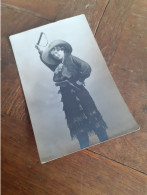 FRAU In DEUTSCHLAND DAZUMAL - 1917 - FASNACHT - COWGIRL - WILD WEST - JUNGE DAME Mit PEITSCHE Und REVOLVER - KOSTUEM - Unclassified