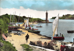 Bénodet * Vue Sur La Plage * Casiers De Pêche * Le Phare - Bénodet