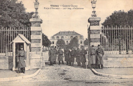 MILITARIA - STENAY - Caserne Chanzy - Porte D'honneur - 120è RI - Carte Postale Ancienne - War Cemeteries