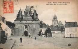 La Ferté Bernard * La Place St Jean Et Porte De La Ville - La Ferte Bernard