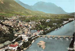 Montmélian * Vue Générale Aérienne Sur Le Village Et Le Pont - Montmelian