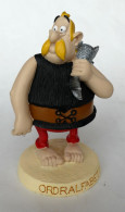 FIGURINE EN RESINE ASTERIX ATLAS N° 16 ORDRALPHABETIX En Loose (2) - Asterix & Obelix