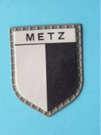 METZ ( Chocolat LANVIN ) Blason > Villes De FRANCE ( 5 X 4 Cm. ) ! - Chocolate