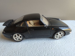 1993 PORSCHE CARRERA 911  1/18EME BURAGO Poids : 601 Grammes - Burago