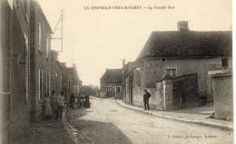 - LA CHAPELLE VIEILLE FORET (89) - La Grande Rue (bien Animée)  -25391- - Flogny La Chapelle