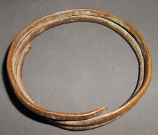 Congo Belge Ancienne Monnaie Bracelet Précoloniale Indigène 17e Siècle à Colonisation Katanga Cuivre 85 Gr - Autres & Non Classés