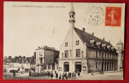 CPA  -  Clermont - ( Oise ) - Place De L'Hôtel De Ville - Clermont