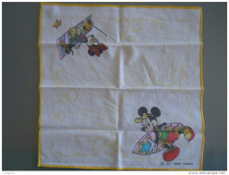 Mouchoir D'enfant Kinderzakdoek  Walt Disney Productions Micky & Mini Mouse - Mouchoirs