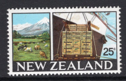 New Zealand 1967-70 Decimal Pictorials - 25c Dairy HM (SG 877) - Unused Stamps