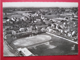 59 - FEIGNIES - En Avion Au Dessus De ....le Stade (de Football + Usine) - Feignies