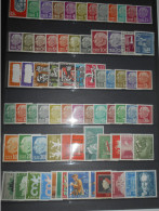 Sarre Collection , 70 Timbres Neufs De 1957 A 1959 - Collections, Lots & Series