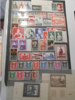 Sarre Collection , 56 Timbres Neufs Entre 1947 Et 1955 - Collections, Lots & Series