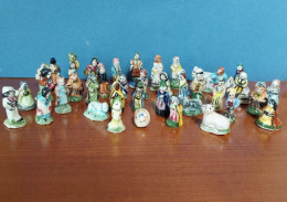 Lot De 37 Fèves Anciennes "mini" SANTONS Pour Crèche - Fait Main - Année 1985-1990 - Olds