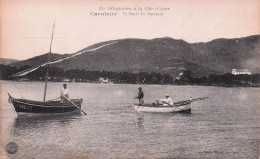 Cavalaire Sur Mer - Pecheurs En Partance   - CPA °J - Cavalaire-sur-Mer