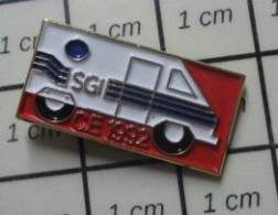 311B Pin's Pins / Beau Et Rare / TRANSPORTS . FOURGON BLINDE SGI COMITE D'eNTREPRISE 92 - TGV