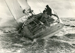 Eric TABARLY Sur Son PEN DUICK V - - Sailing