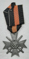 O800 GERMANY WWII  MILITAR MEDAL MERIT WITH SWORD (COPY) NO ORIGINAL. - Allemagne