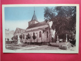 70 - FRESNE SAINT MAMES - L'église Et Le Monument (aux Morts) - Fresne-Saint-Mamès