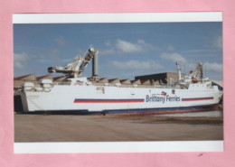 PHOTOGRAPHIE - PORT DE DUNKERQUE - BRITTANY FERRIES   " COUTANCES  " (4) FEERY BOAT / PAQUEBOT - Bateaux