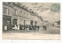 JC, Cp, 86, PLEUMARTIN, La Place Du Champ De Foire, Voyagée 1904 - Pleumartin