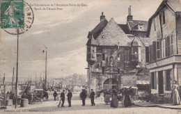 Honfleur La Lieutenance Et L Ancienne Porte De Caen Quais De L Avant Port - Honfleur