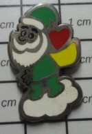 512H Pin's Pins / Beau Et Rare / NOEL / PERE NOEL VERT SECOURS POPULAIRE - Noël