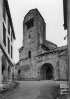OLORON-Ste-MARIE (64) - L'Eglise Ste-Croix Vue De La Rue Du Marché Aux Chevaux - - Iglesias Y Las Madonnas