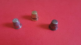 Lot De 3 Dés à Coudre En Métal (un Ancien + Un Toléde + Un Normal) - Thimbles